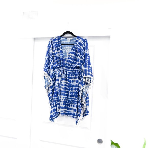 Alexis OS Julia Blue White Poncho Kaftan with Tassel - Picture 2 of 8